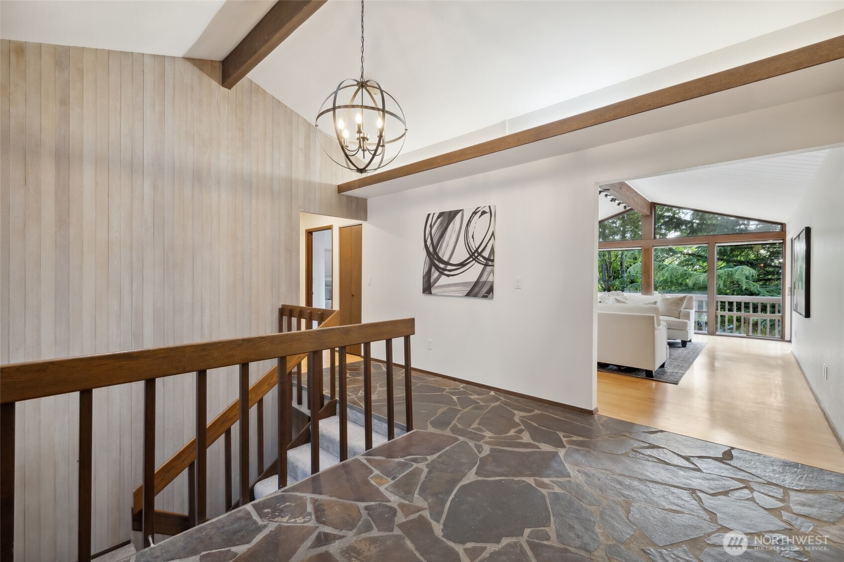6112 W Mercer Wy