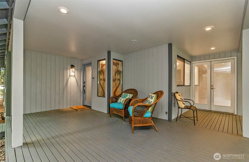 1805 Village Green Drive 16