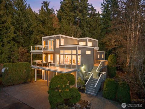 Photo of 1033 W Mukilteo Boulevard, Everett, WA 98203 (MLS # 2484300)