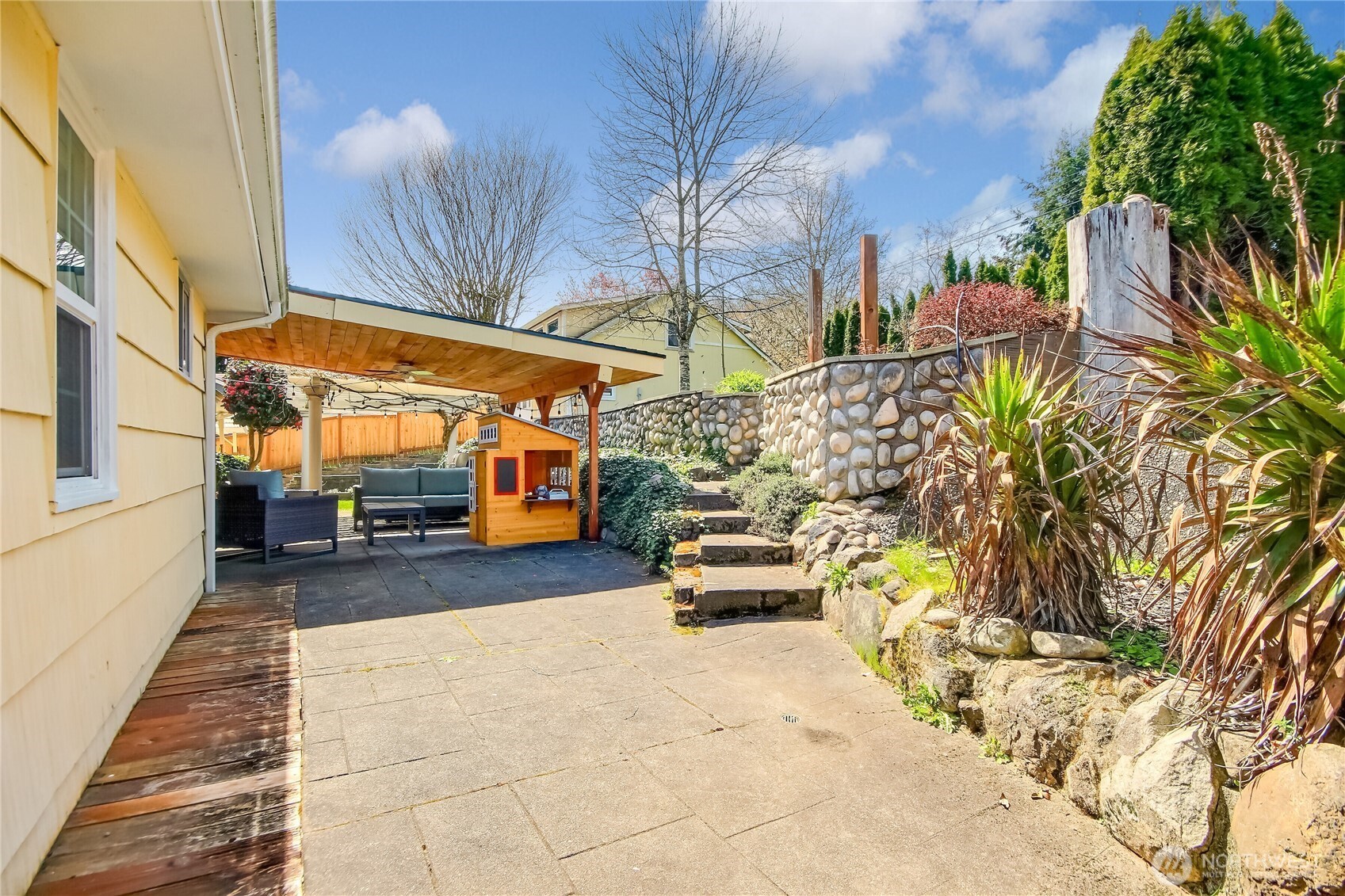 Fircrest, Washington 98466, United States, 3 Bedrooms Bedrooms, ,3 BathroomsBathrooms,Residential,Pending,104423