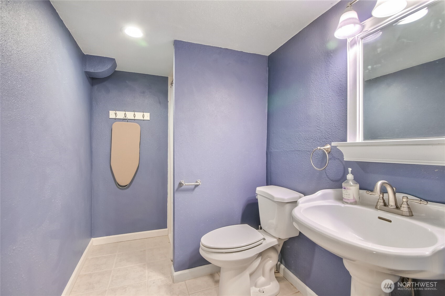 Fircrest, Washington 98466, United States, 3 Bedrooms Bedrooms, ,3 BathroomsBathrooms,Residential,Pending,104423