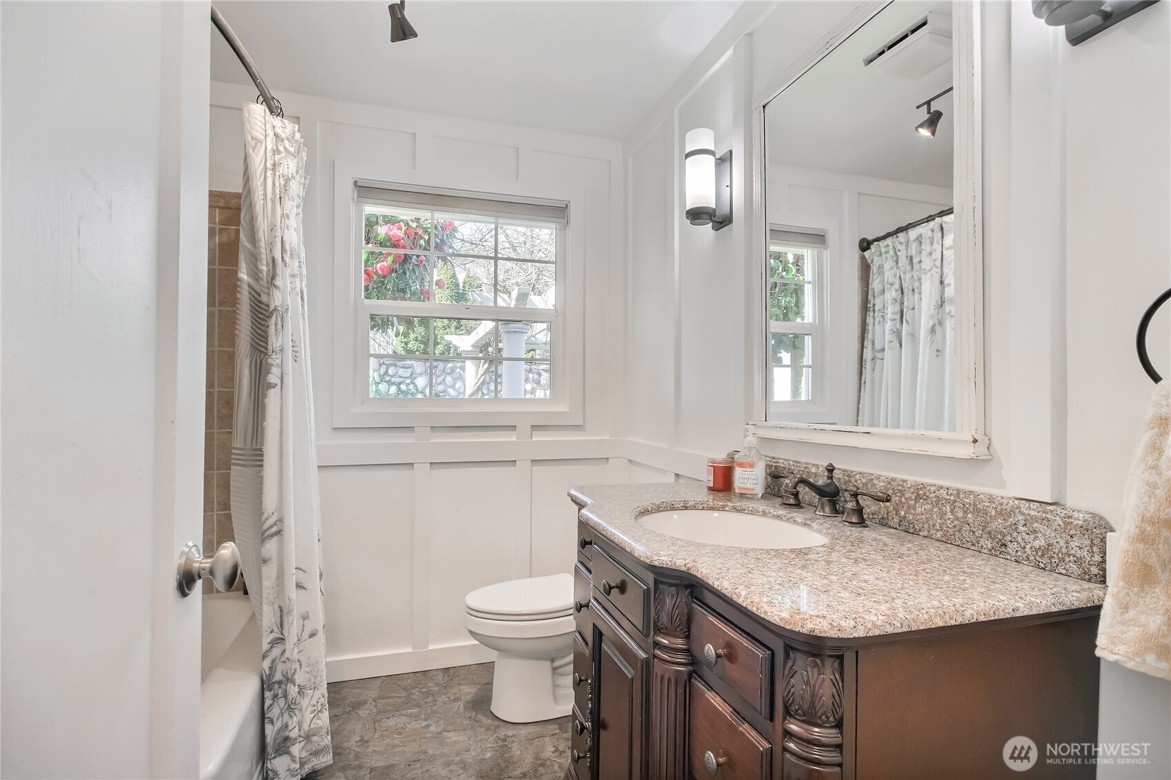 Fircrest, Washington 98466, United States, 3 Bedrooms Bedrooms, ,3 BathroomsBathrooms,Residential,Pending,104423