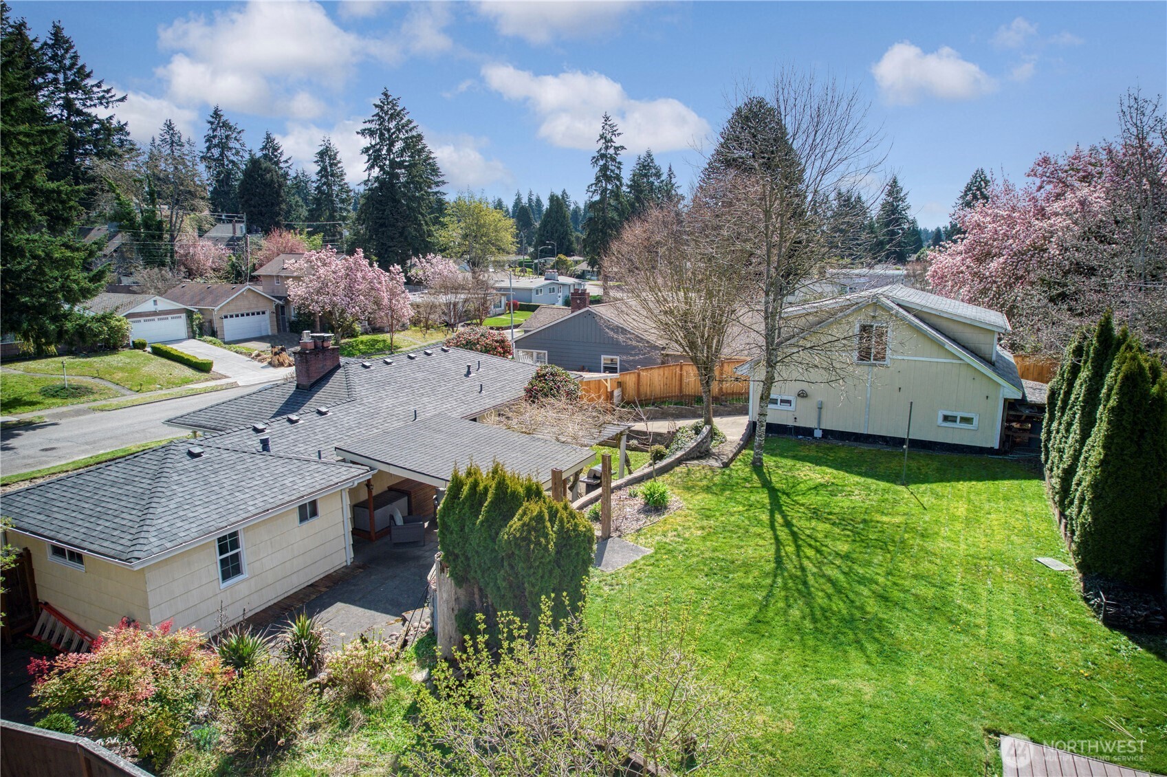 Fircrest, Washington 98466, United States, 3 Bedrooms Bedrooms, ,3 BathroomsBathrooms,Residential,Pending,104423