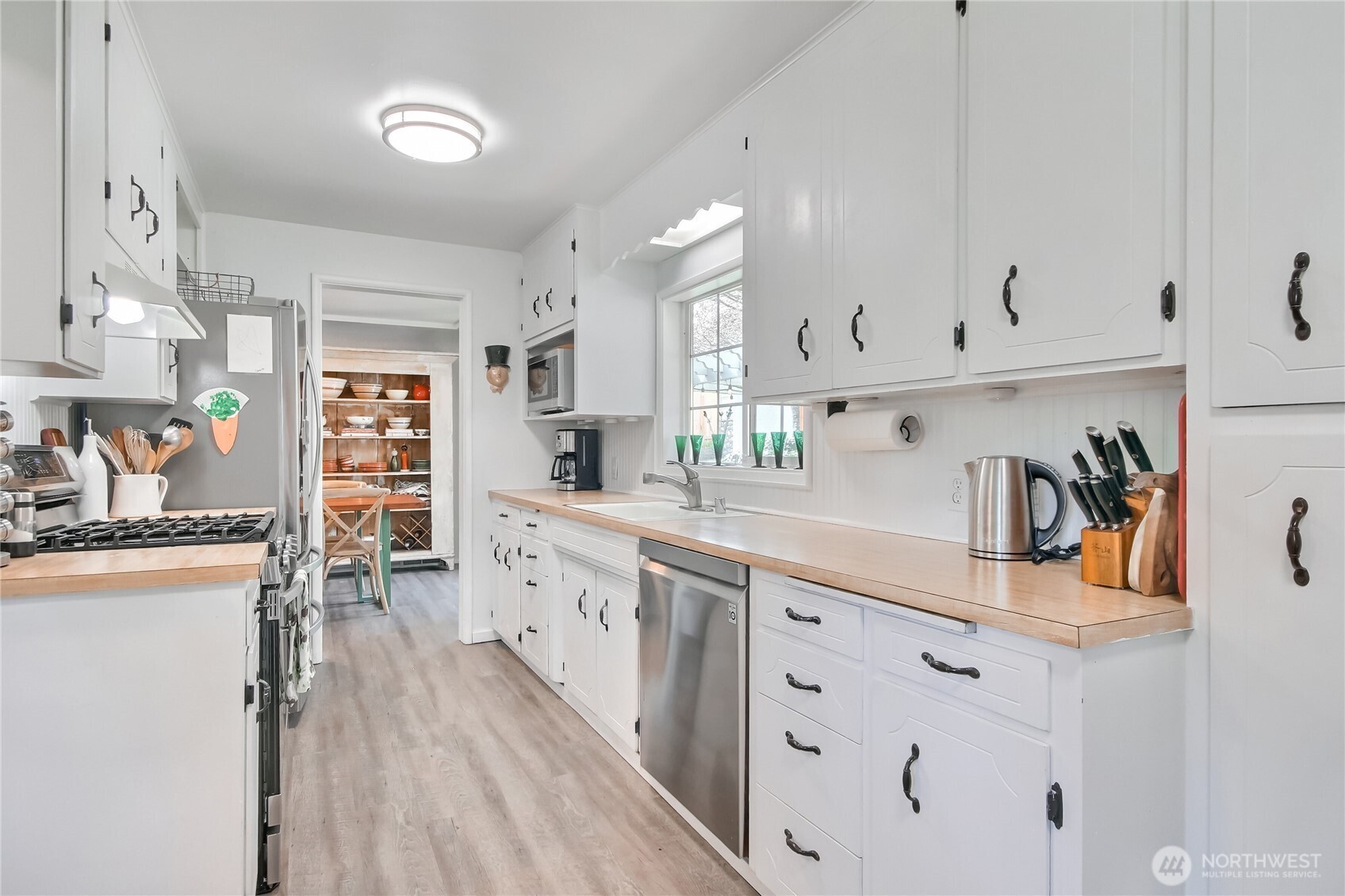 Fircrest, Washington 98466, United States, 3 Bedrooms Bedrooms, ,3 BathroomsBathrooms,Residential,Pending,104423