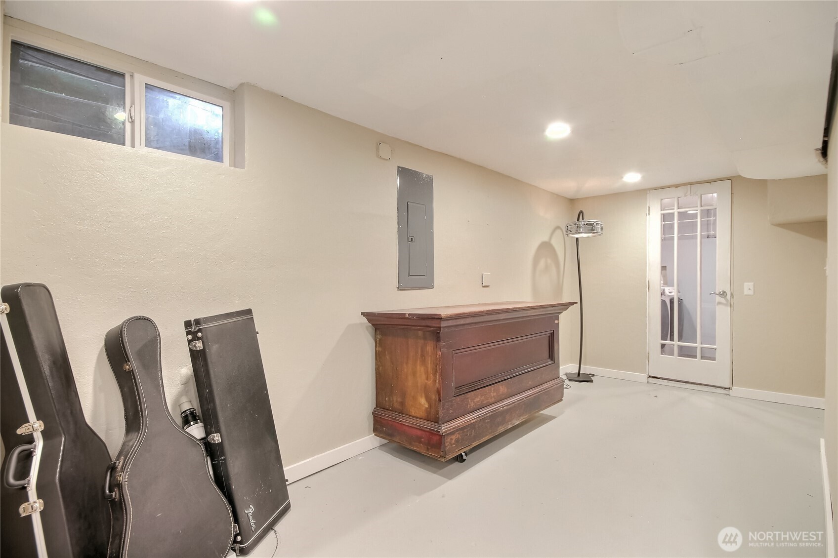 Fircrest, Washington 98466, United States, 3 Bedrooms Bedrooms, ,3 BathroomsBathrooms,Residential,Pending,104423