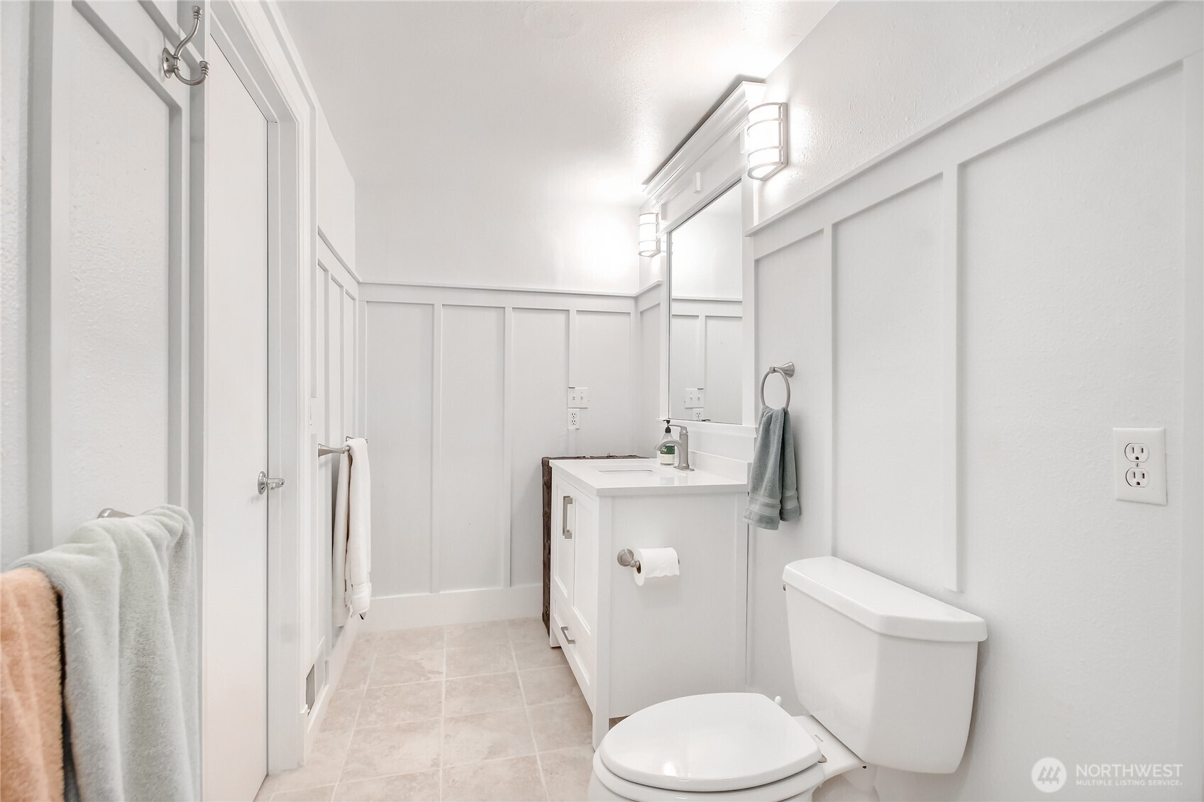 Fircrest, Washington 98466, United States, 3 Bedrooms Bedrooms, ,3 BathroomsBathrooms,Residential,Pending,104423