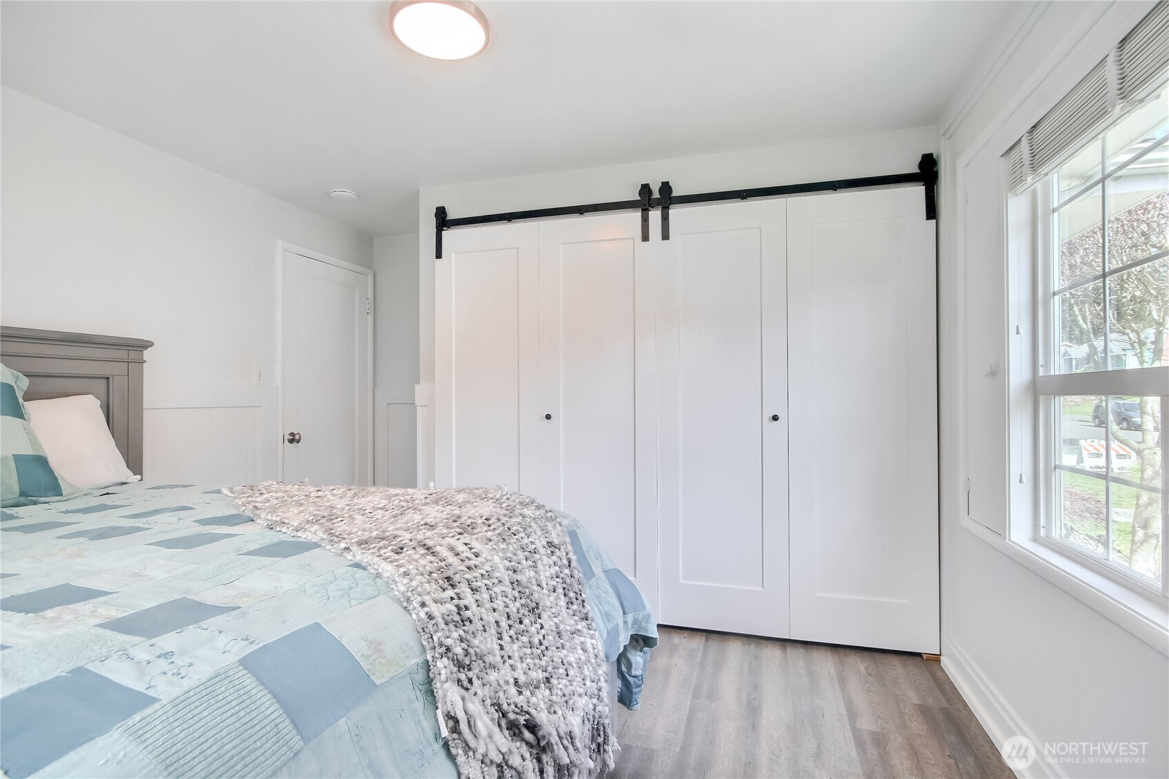 Fircrest, Washington 98466, United States, 3 Bedrooms Bedrooms, ,3 BathroomsBathrooms,Residential,Pending,104423