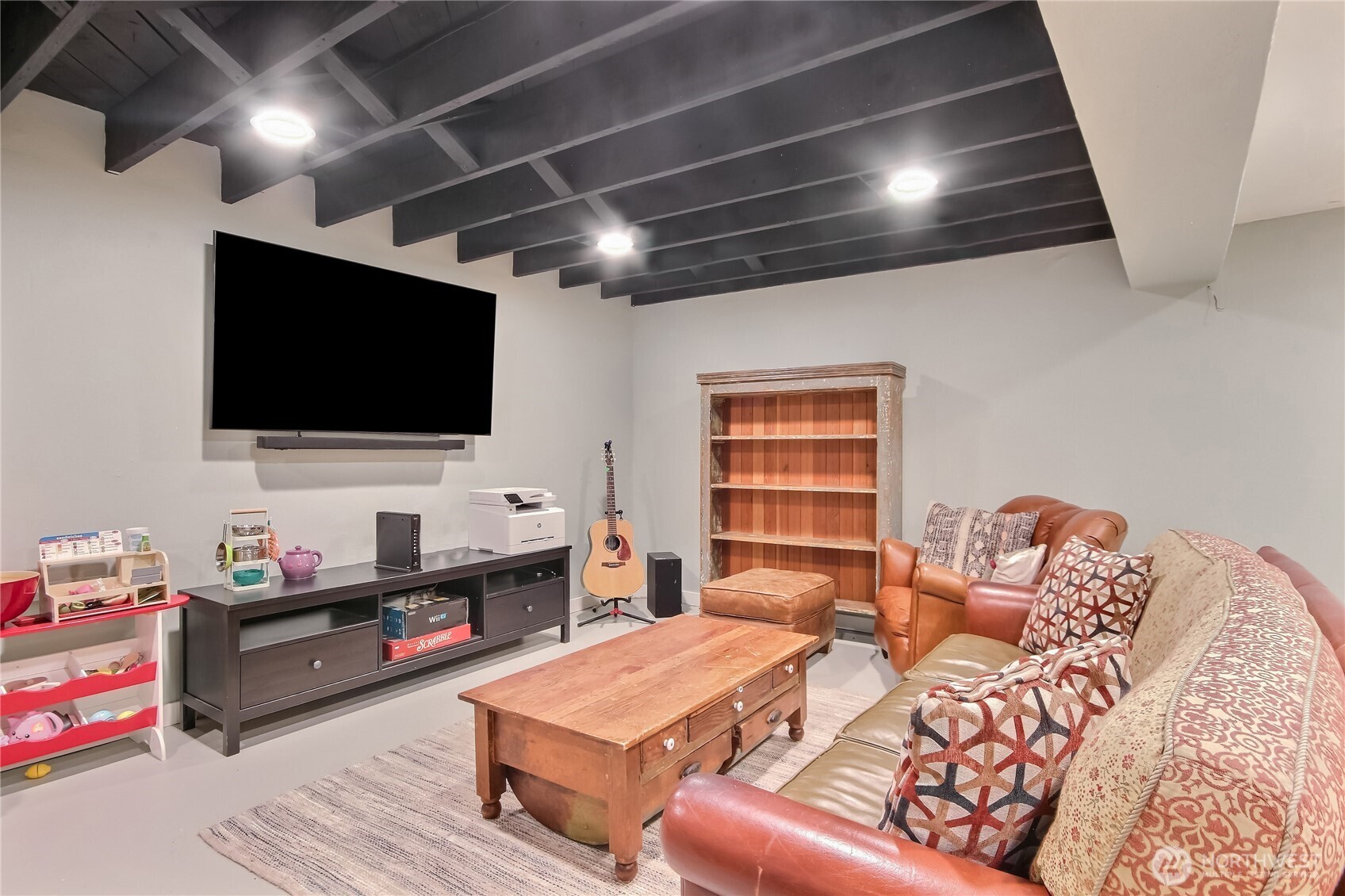 Fircrest, Washington 98466, United States, 3 Bedrooms Bedrooms, ,3 BathroomsBathrooms,Residential,Pending,104423