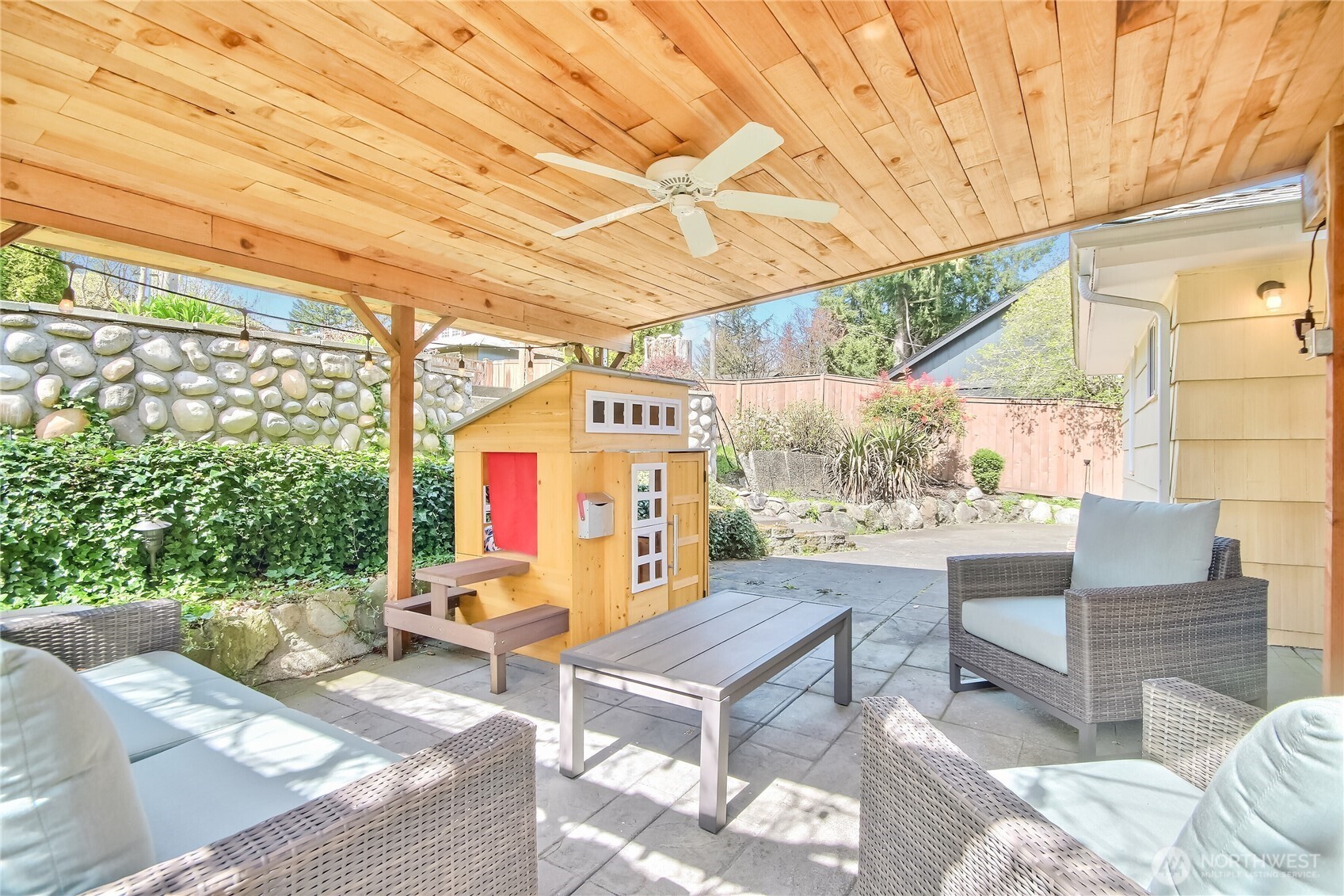 Fircrest, Washington 98466, United States, 3 Bedrooms Bedrooms, ,3 BathroomsBathrooms,Residential,Pending,104423