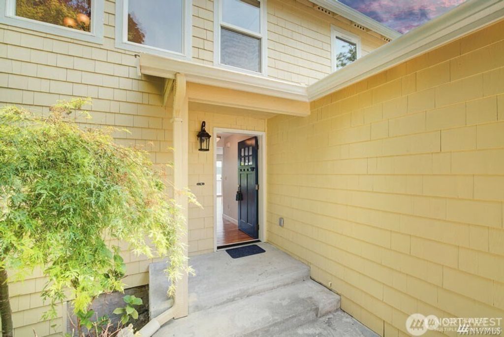 Photo of 9837 Rainier Avenue S, Seattle, WA 98118 (MLS # 2497947)