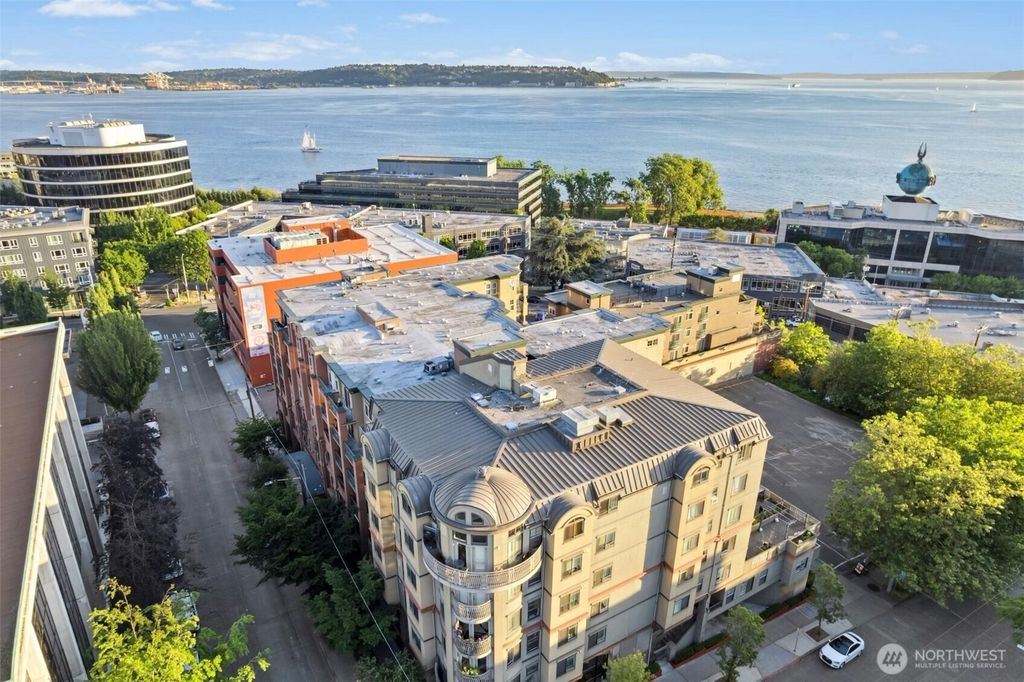 Photo of 133 Queen Anne Avenue N #304, Seattle, WA 98109 (MLS # 2470909)