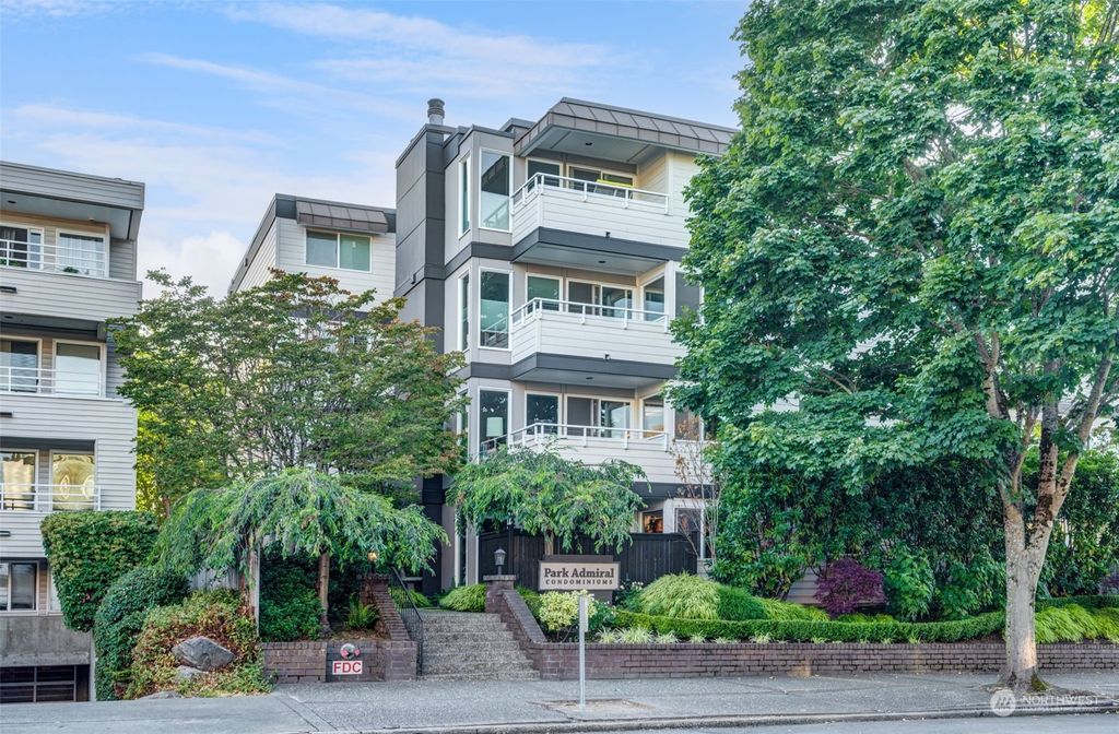 Photo of 2115 California Avenue SW #204, Seattle, WA 98116 (MLS # 2264872)
