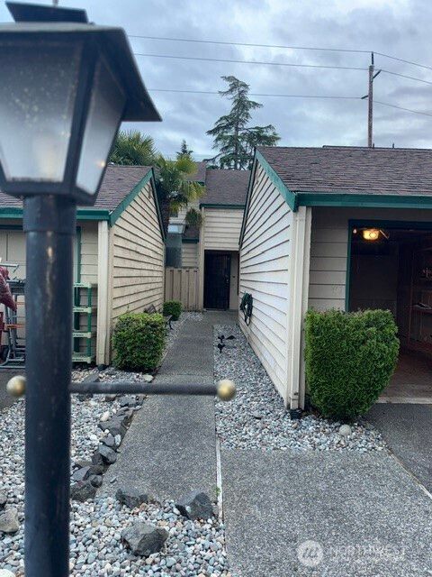 9220 77th St  SW B Lakewood WA 98498
