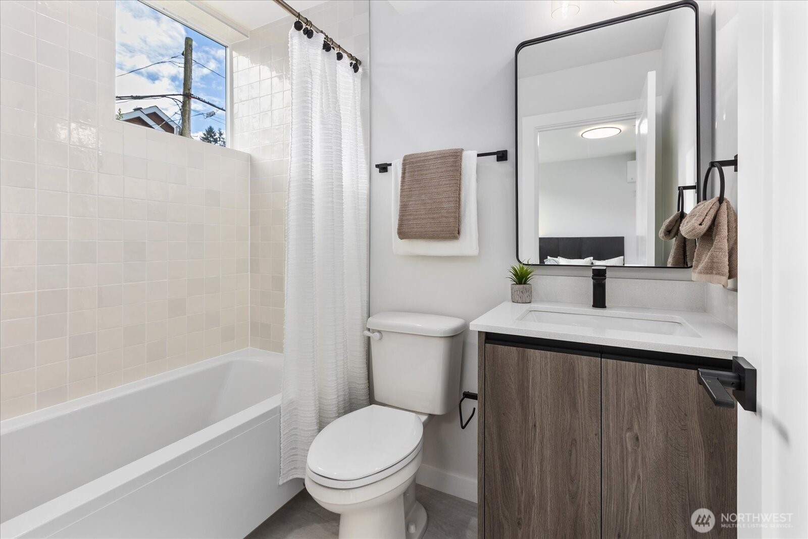 3110 Queen Anne Avenue N