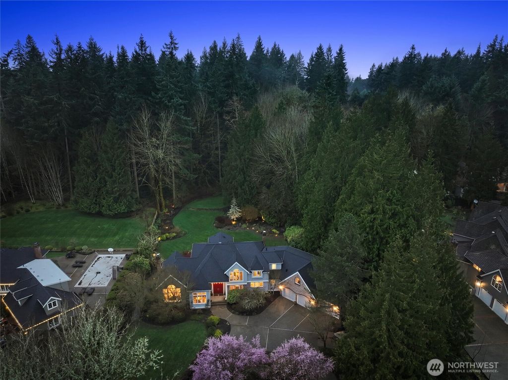 Photo of 13543 160th Avenue NE, Redmond, WA 98052 (MLS # 2494374)