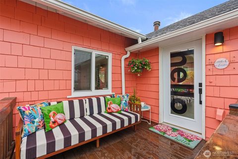 Photo of 106 First Street E, South Bend, WA 98586 (MLS # 2536650)