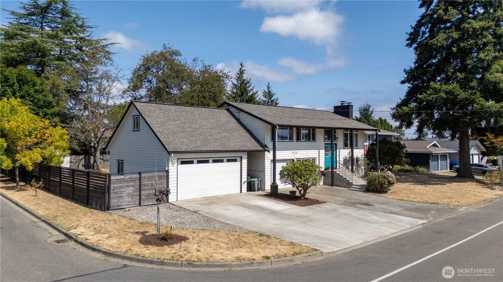 Photo of 3710 S 268th ST, Kent, WA 98032 (MLS # 2575221)