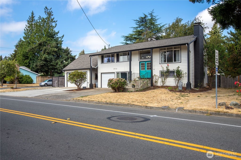 Photo of 3710 S 268th ST, Kent, WA 98032 (MLS # 2575221)