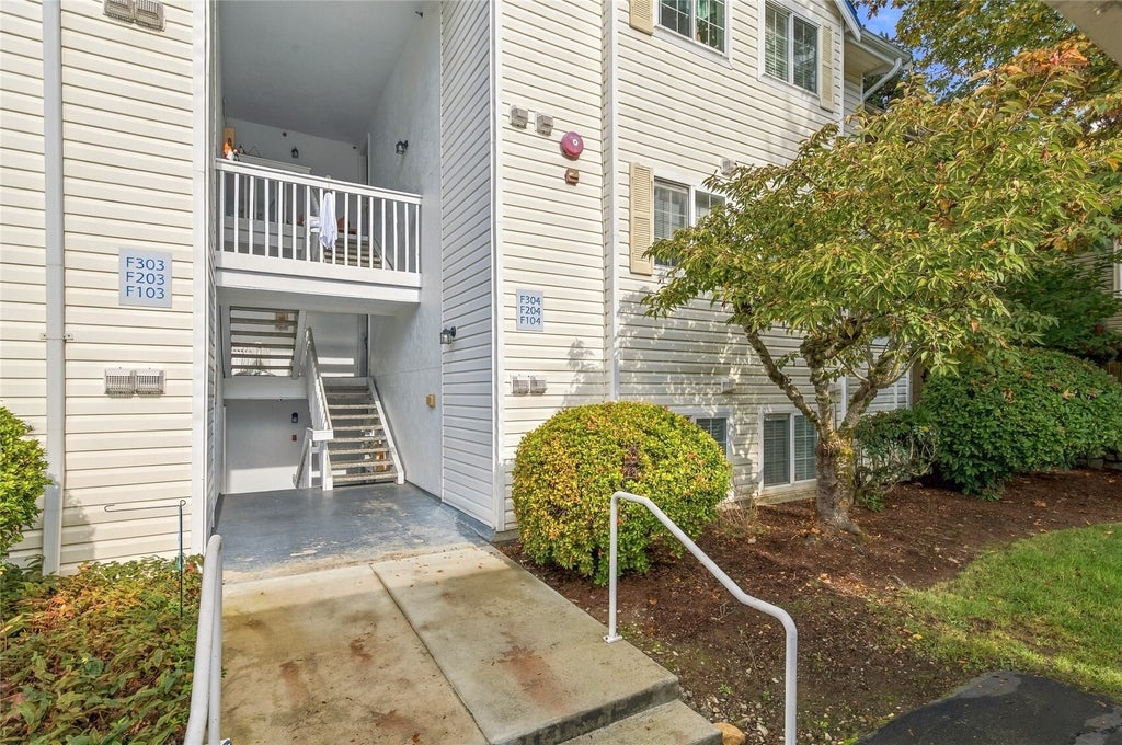 Photo of 11002 SE Petrovitsky Road #F104, Renton, WA 98055 (MLS # 2599127)