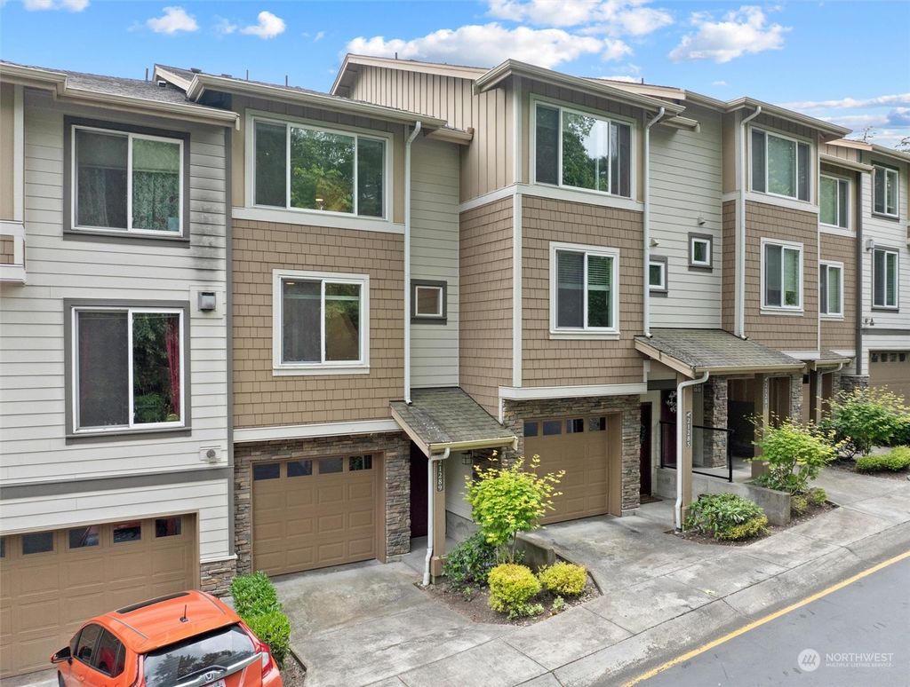 Photo of 21289 SE 42nd Place, Issaquah, WA 98029 (MLS # 2236567)