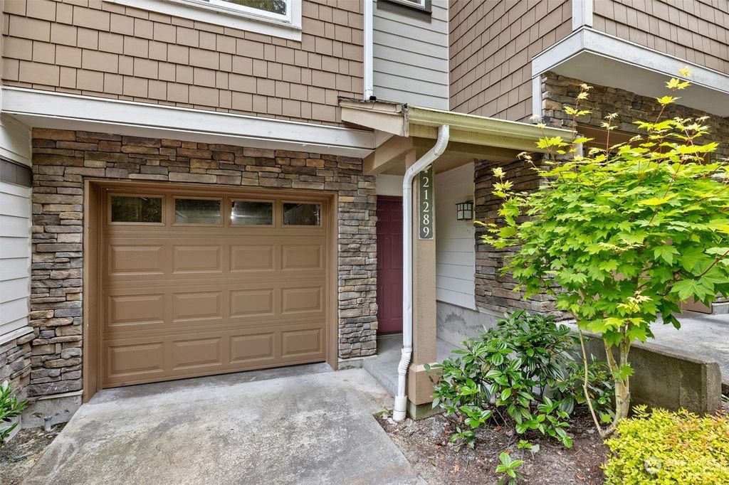Photo of 21289 SE 42nd Place, Issaquah, WA 98029 (MLS # 2236567)