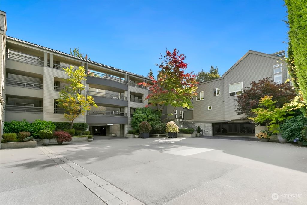 Photo of 501 Kirkland Avenue #305, Kirkland, WA 98033 (MLS # 2294403)