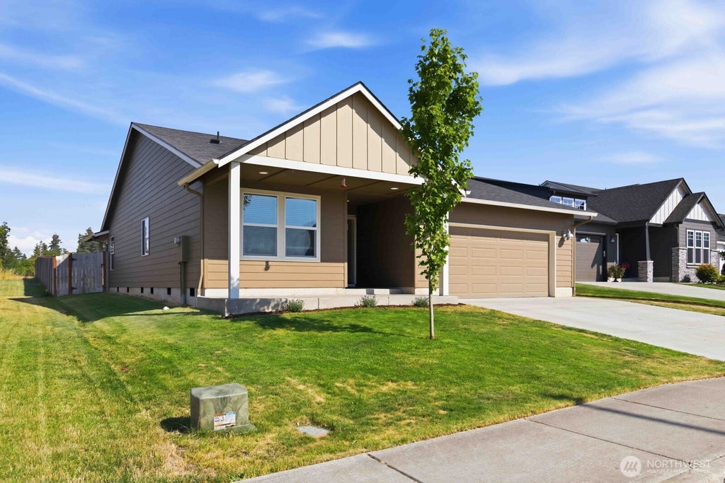 Photo of 602 Cardinal Avenue, Winlock, WA 98596 (MLS # 2558546)
