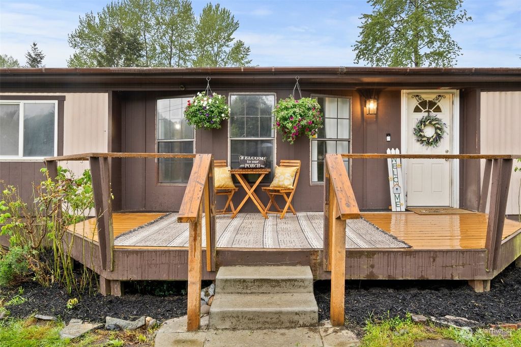 Photo of 15033 156th Place SE, Renton, WA 98058 (MLS # 2229749)