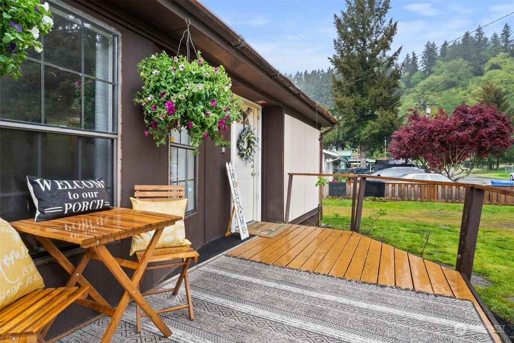 Photo of 15033 156th Place SE, Renton, WA 98058 (MLS # 2229749)