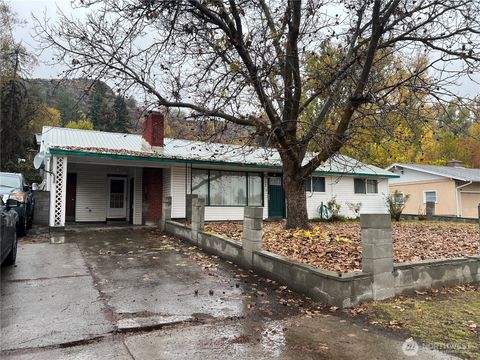 Photo of 120 S Granite Street, Omak, WA 98841 (MLS # 2451902)