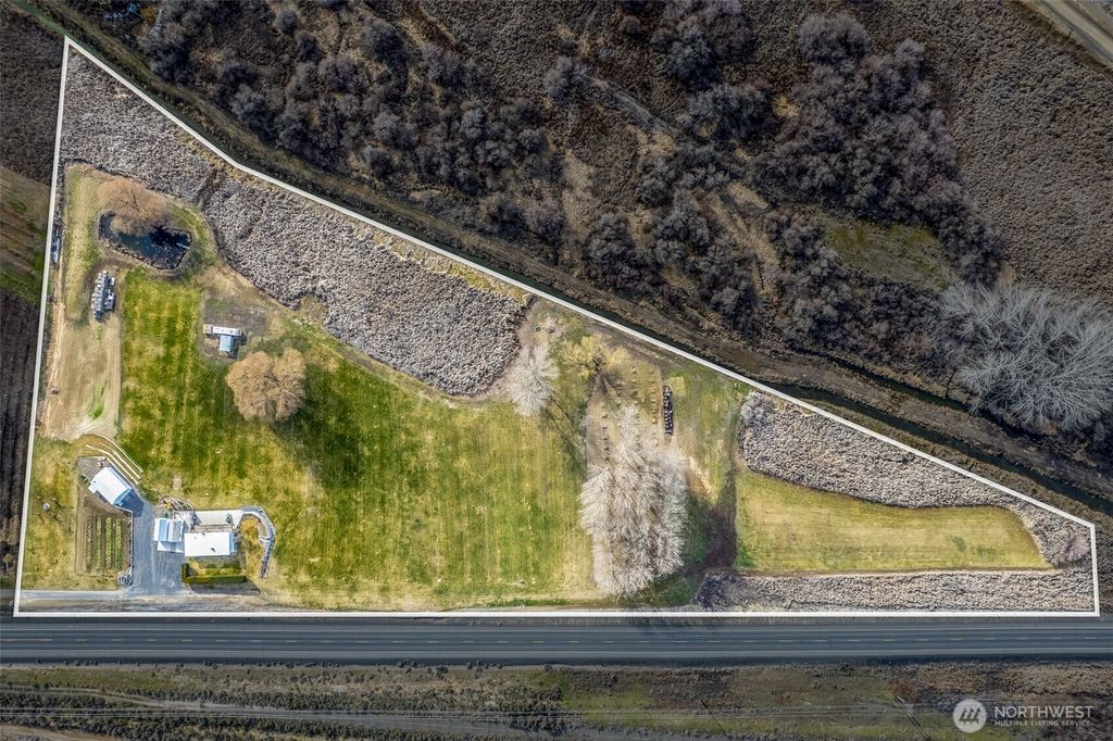 Photo of 19773 W Hwy 28, Quincy, WA 98848 (MLS # 2484139)