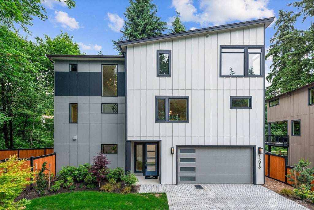 Photo of 13016 SE 19th Court, Bellevue, WA 98005 (MLS # 2553134)