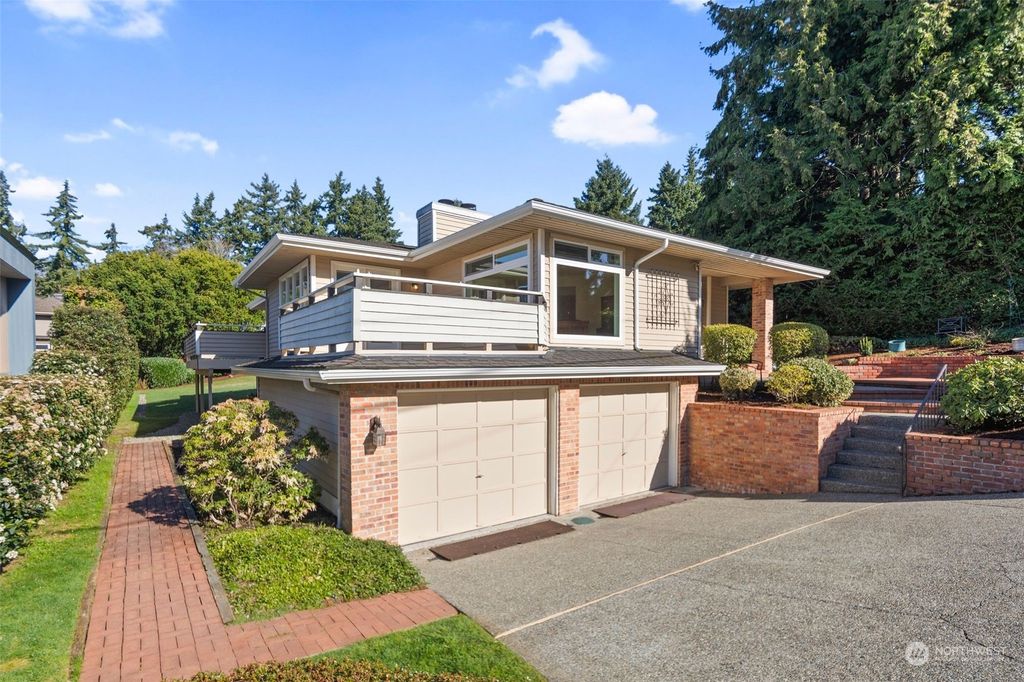 Photo of 10520 NE 52nd Street, Kirkland, WA 98033 (MLS # 2204683)