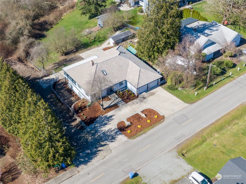 Photo of 509 10th Avenue, Milton, WA 98354 (MLS # 2293123)