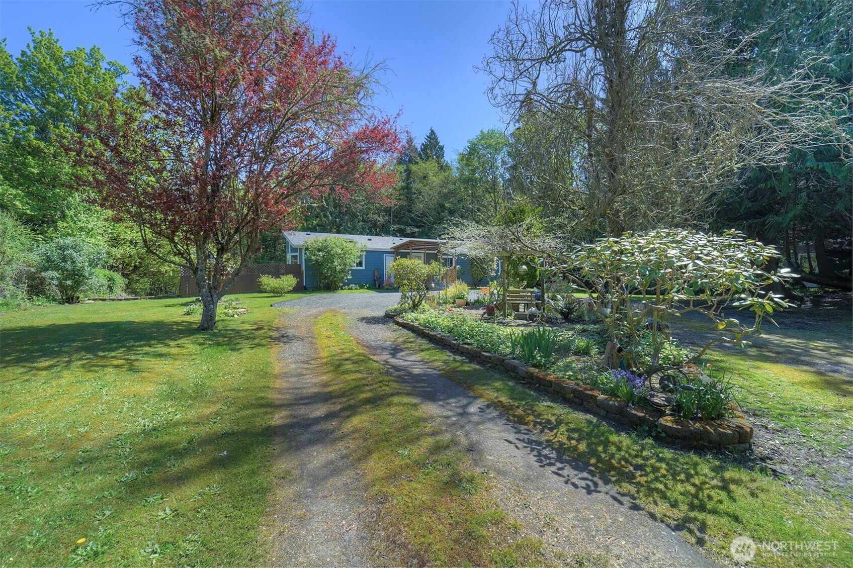 8163 NE Eaglepoint Lane