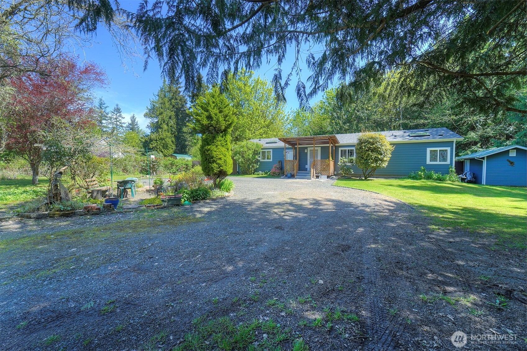8163 NE Eaglepoint Lane