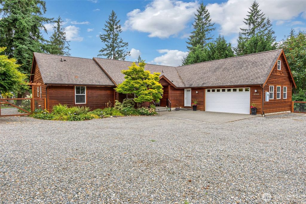 Photo of 39800 224th Avenue SE, Enumclaw, WA 98022 (MLS # 2422213)