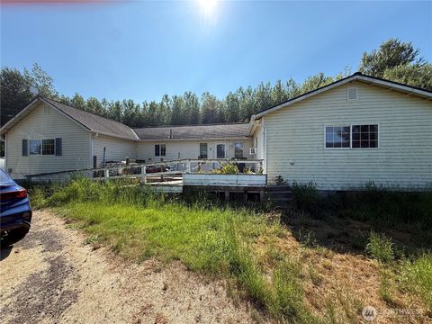 Photo of 664 State Route 409, Cathlamet, WA 98612 (MLS # 2557088)