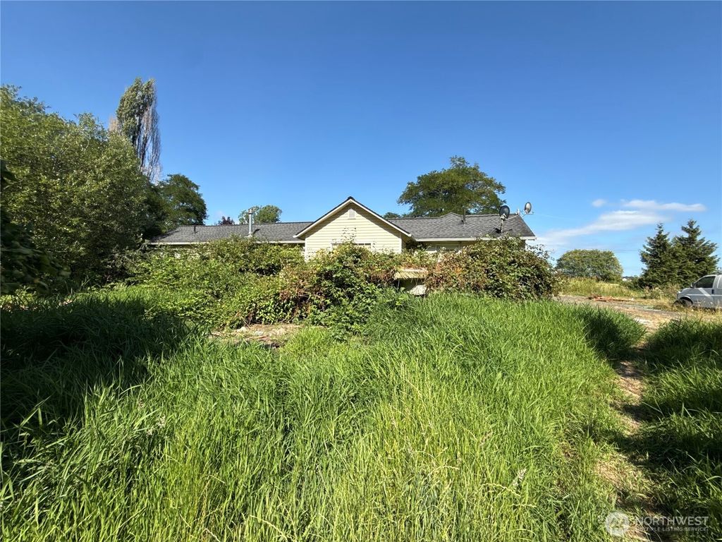 Photo of 664 State Route 409, Cathlamet, WA 98612 (MLS # 2557088)