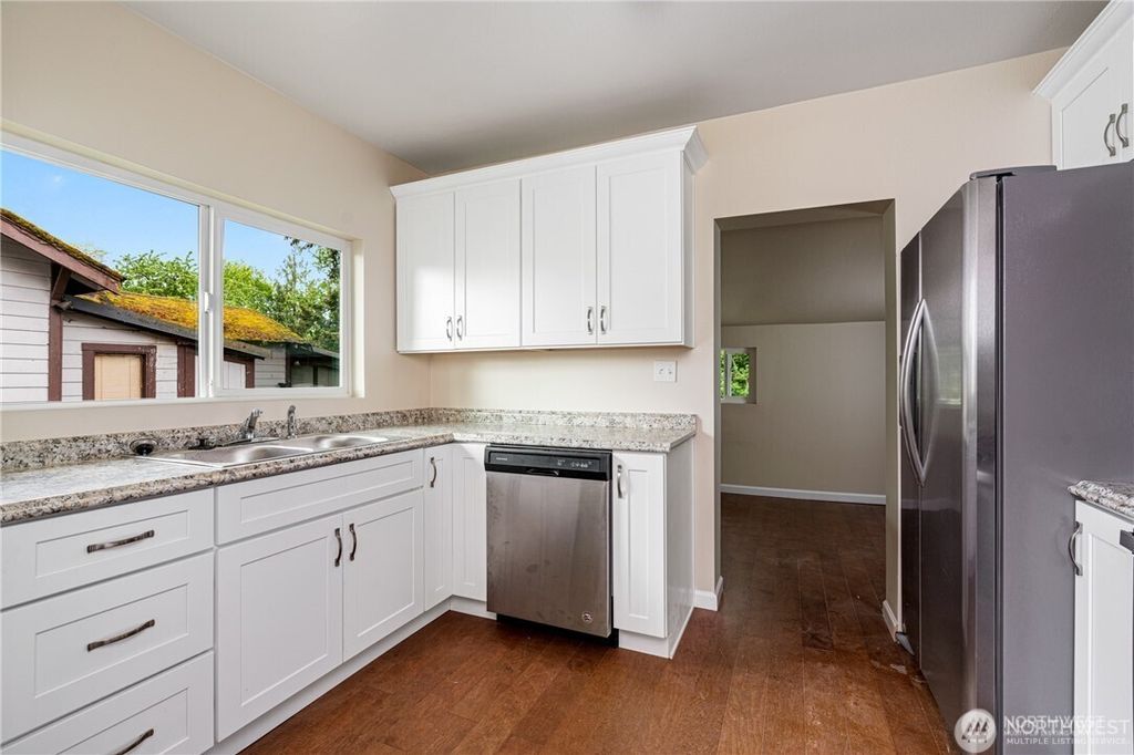 Photo of 509 Yew Street, Centralia, WA 98531 (MLS # 2550223)