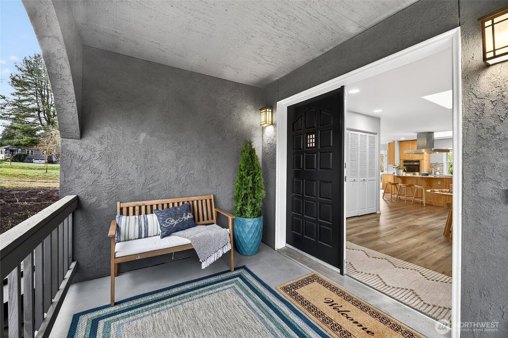 Photo of 6730 NE 202nd Street, Kenmore, WA 98028 (MLS # 2487204)