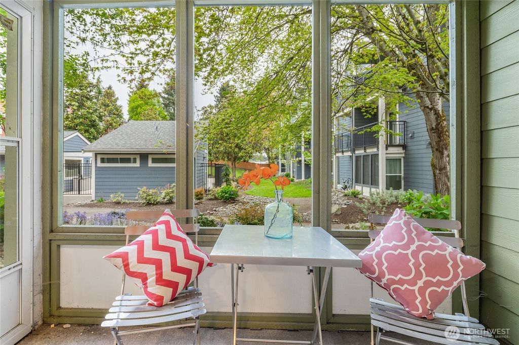 Photo of 12607 SE 41st Place #H106, Bellevue, WA 98006 (MLS # 2367814)
