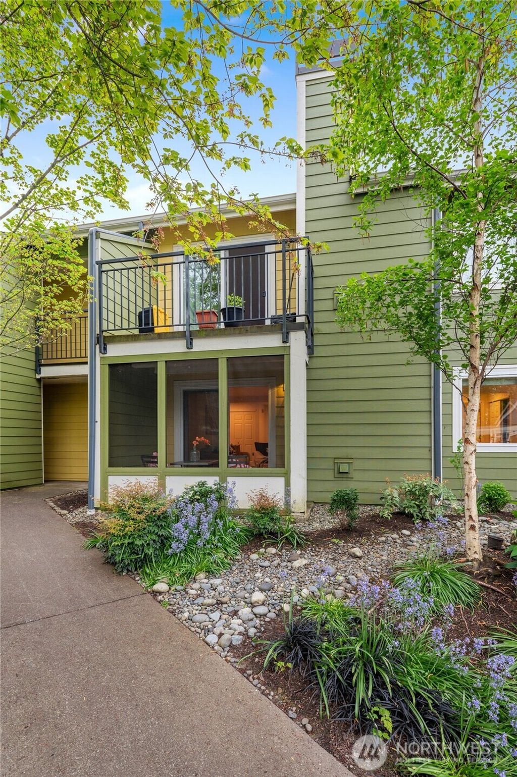 Photo of 12607 SE 41st Place #H106, Bellevue, WA 98006 (MLS # 2367814)