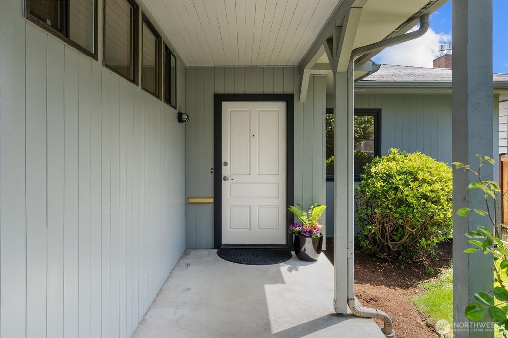 Photo of 2922 5th Avenue W, Seattle, WA 98119 (MLS # 2377956)