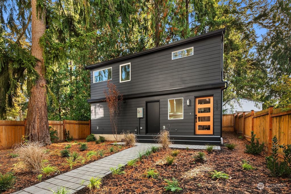 Photo of 829 NE 98th Street, Seattle, WA 98115 (MLS # 2327478)