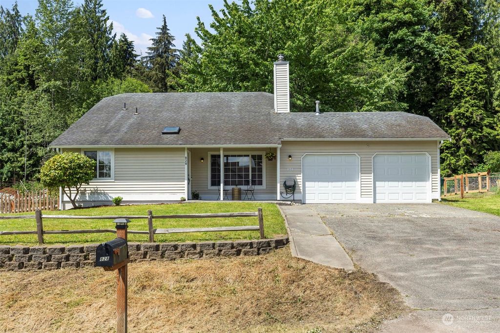 Photo of 828 103rd Drive SE, Lake Stevens, WA 98258 (MLS # 2246432)