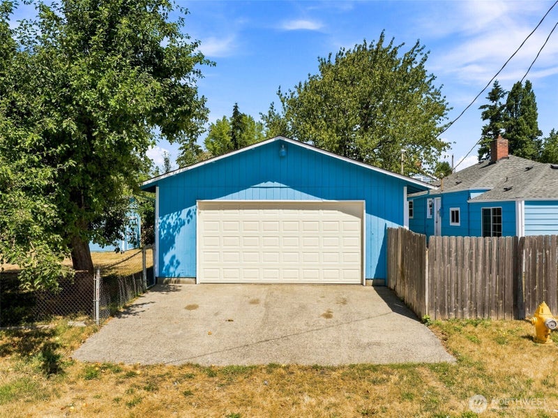17053 35th Avenue S