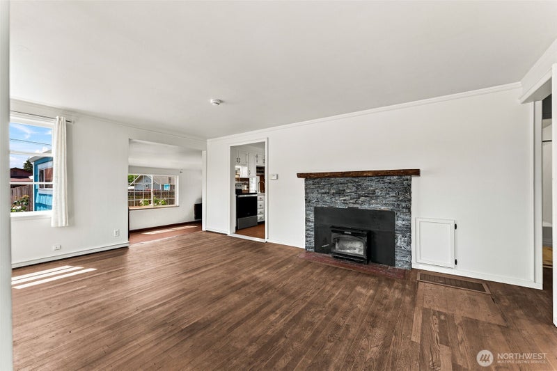 17053 35th Avenue S