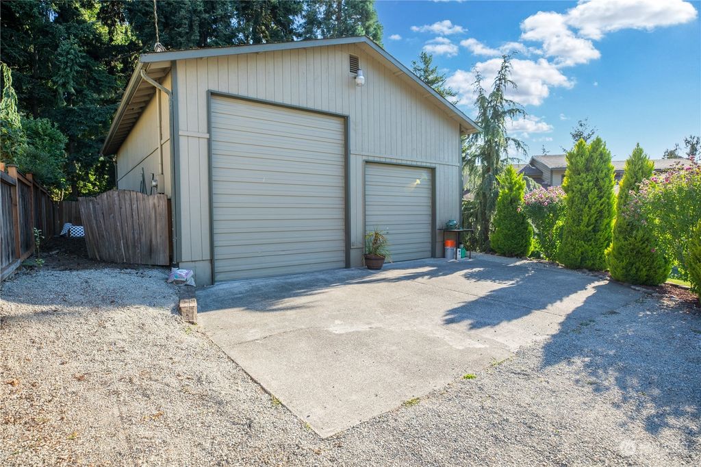 Photo of 1405 Hemlock Ct Ct, Milton, WA 98354 (MLS # 2151632)