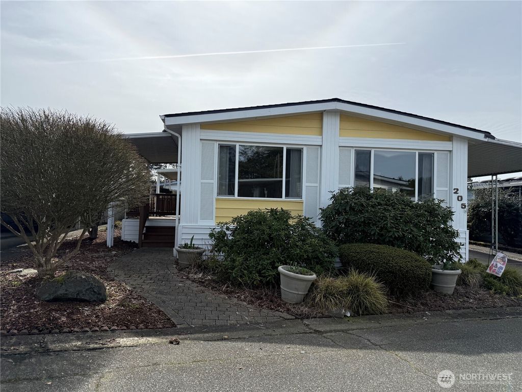 Photo of 1415 84th Street SE #205, Everett, WA 98208 (MLS # 2486722)